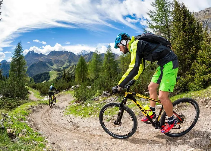 מלון Bike Touring & Wellness 3*